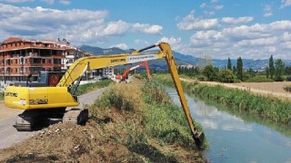 Balıkesir Büyükşehir Belediyesi, dere ıslah çalışmalarını sürdürüyor