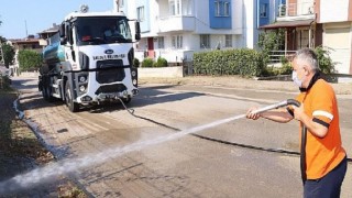 Yalova Belediyesi temizlik ordusu çalışmalarına devam ediyor