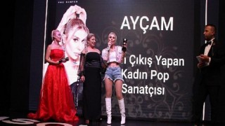 Ayçam’a Yılın En İyi Kadın Pop Sanatçısı Ödülü