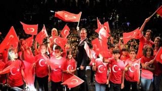 Ferhat Göçer Cumhuriyet Konserini Antalya’da Verdi