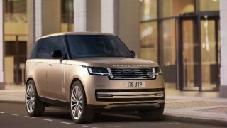 Yeni Range Rover Lüks SUV Sınıfında Standartları Belirlemeye Devam Ediyor