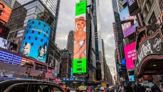 Ajda Pekkan New York Times Square’de!