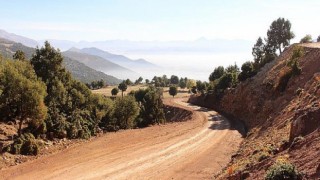 Elmalı Yuva Mahallesi yayla yolu yenileniyor