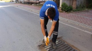 Manavgat’ta yağmur suyu giderleri temizlendi