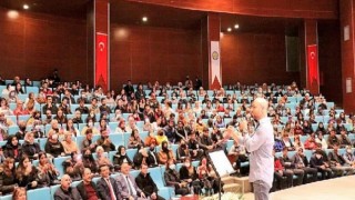 Harran Üniversitesi Öğrencileri Kahraman Tazeoğlu İle Söyleşide Buluştu