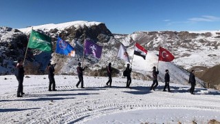 İzciler Sarıkamış şehitleri için -30 derecede çadırda sabahladı