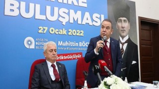 Başkan Böcek; Finike’ye yakışır Cumhuriyet Meydanı yapacağız