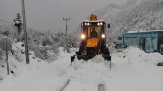 Büyükşehir Belediyesi’nin karla mücadelesi sürüyor