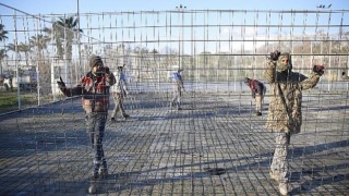 Konyaaltı Beach Park’taki tenis ve basketbol sahaları yenileniyor