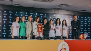 Arzum Galatasaray Hepsiburada Kadın Futbol Takımı’nın forma kol sponsoru oldu