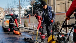 Bozuk Yollar ve Yaya Kaldırımları Onarılıyor