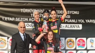 Duru Bulgur’un kadın sporcuları Alanya’daki bisiklet yarışına damga vurdu