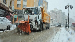 Karaman Belediyesi Kar Yağışına Anında Müdahele Etti