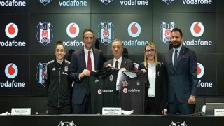 Vodafone, Beşiktaş Kadın Futbol Takımı Sponsorluğunu Bir Yıl Daha Uzattı