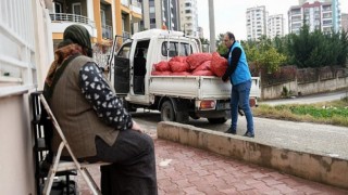 Yenişehir Belediyesi vatandaşlara 50 ton soğan dağıttı