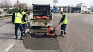 Bozulan yollar yenileniyor