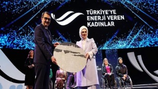 Emine Erdoğan’dan Bağcılarlı sporculara ödül