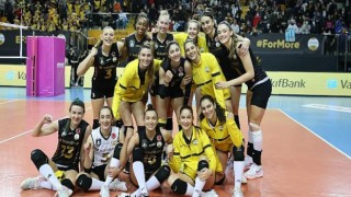 Lider VakıfBank kazanmaya devam ediyor