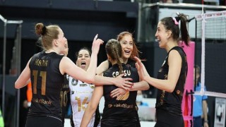 Lider VakıfBank, PTT’yi devirerek kazanma serisini sürdürdü