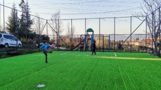 Gölcük’te Futbol Sahaları Çocuklar İçin Yenileniyor