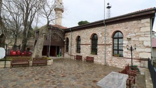 Tarihi Orhan Camii çiçek açtı