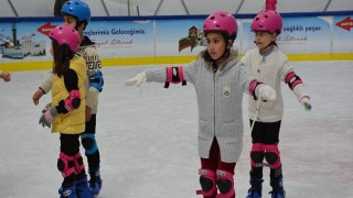 Ahmet Çalık Buz Pateni Pisti birlerce kişiyi misafir etti