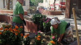 Güre’de Yeni Köy Meydanı Renkeniyor