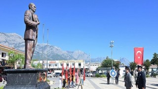 30 Ağustos Zafer Bayramı dolayısıyla Kemer’de tören düzenlendi.