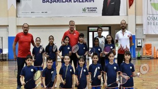 Osmangazili Badmintoncular Işık Saçıyor