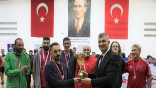 Kurumlar Arası Voleybol Turnuvası Şampiyonu Gölcük Belediyesi