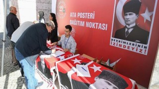 Nilüfer Belediyesi’nden vatandaşlara ücretsiz Ata posteri