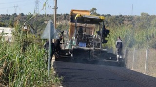 Aksu’da altyapısı tamamlanan yollar sıcak asfaltla kaplanıyor