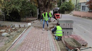 Gölcük Atatürk Mahallesi Yalı Yolu Caddesinde kaldırımlar yenilendi