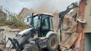 Malkara Belediyesi Tarafından Metruk Binaların Yıkımı Gerçekleştirildi