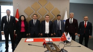 Antalya Büyükşehir Belediyesi&#39;nden çalışanlara 30 bin TL promosyon