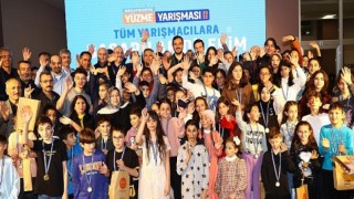 Bağcılar’da şampiyon yüzücüler yetişiyor