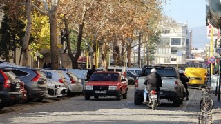 Ödemiş&#39;te Hürriyet Caddesi artık tek yön