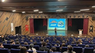 Yetim Gülerse Dünya Güler!