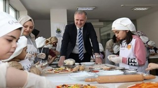 Minik Aşçıların Ellerinden İnegöl Köfteli Pizza