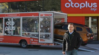 otoplus Adana'daki merkezinde araba satışına başladı