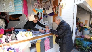 Bayraklıda üretici kadınların stantları yenilendi