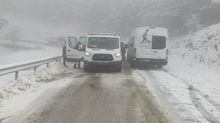 Karda mahsur kalanları İzmir Büyükşehir Belediyesi ekipleri kurtardı