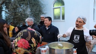 Bodrum Belediyesinin iftar programları kapsamında Karaova bölgesi mahallelerinde Başkan Aras ile vatandaşlar bir araya geldi