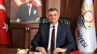 Gölcük Belediye Başkanı Ali Yıldırım Sezer, yayınladığı mesaj ile tüm işçi ve emekçilerin 1 Mayıs Emek ve Dayanışma Gününü kutladı