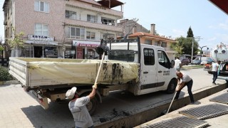 Burhaniyede mazgal ve kanal temizliği devam ediyor 