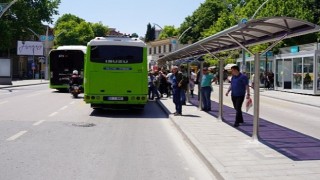 Büyükşehir 12 ilçede durakları yeniliyor