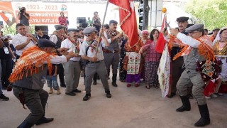 Başkan Tokat; “Cumhuriyetimizin yüzüncü yılında yörük şenliğini, Türbe köyleri ile buluşturmanın onur ve gururunu yaşıyoruz.”