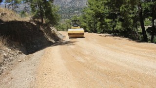 Belenobası-Gebece grup yolunda asfalt öncesi hazırlık