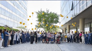 Koç Üniversitesi Hastanesi Çocukluk Çağı Kanserleri Farkındalığı için Jim Clarahanı Ağırladı