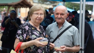 Kocaeli Büyükşehirden esnaf ve vatandaşa aşure ikramı